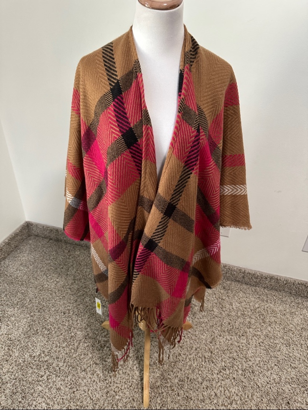 🐝 NWT Anna & Ava Poncho